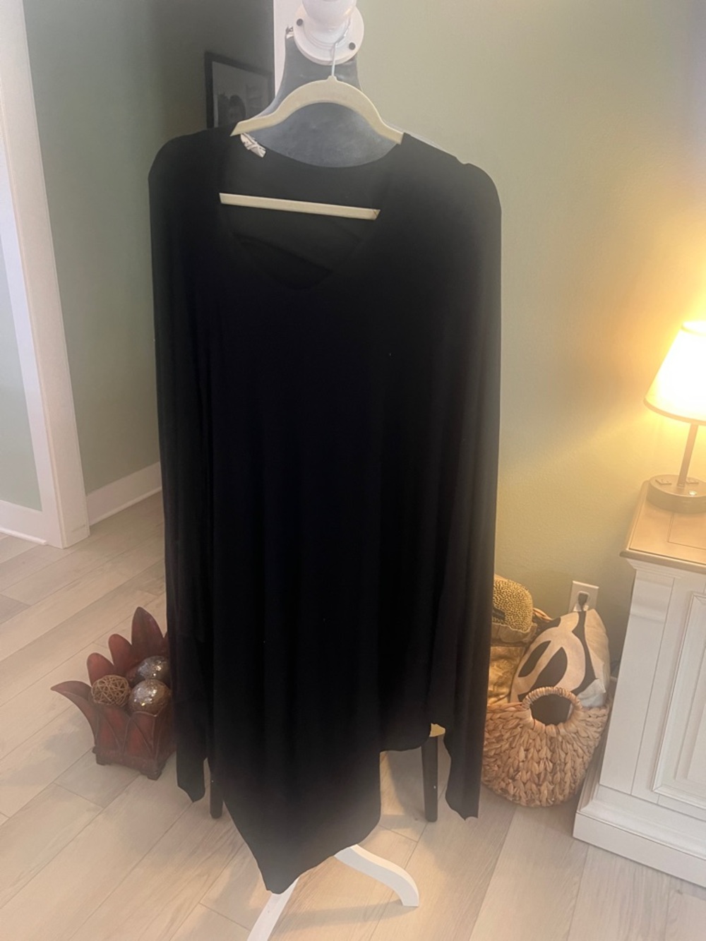 Three Bird Nest Black flowy top